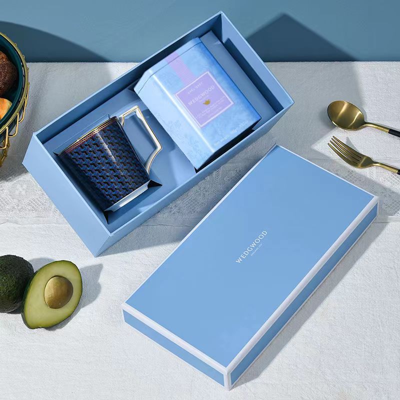 定制(zhì)商務禮品的(de)8個(gè)細節和(hé)技(jì)巧